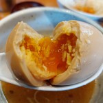 Akashi Shio Gensui - 半熟の味玉、この半熟具合も最高！