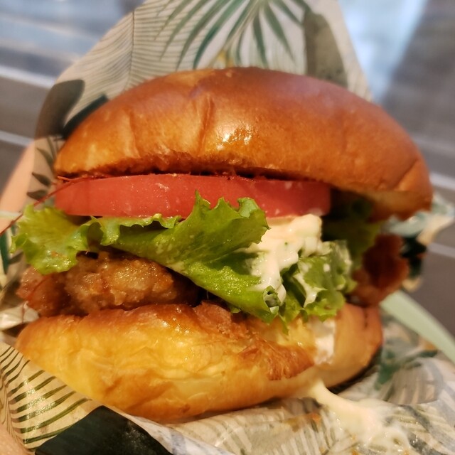 大阪本町コンセントカフェでの焼きそばメンチカツ にここに Note