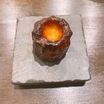 Rossouno - カヌレ。香ばしい香りと、外はカリカリ中はモチっとで美味しかったです