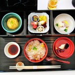 日本料理 一扇 - 予約の特製お弁当
            