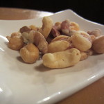 すずしろ ゆるりな - ミックスナッツ￥100