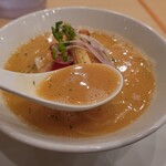 銀座 篝 - 鶏白湯醤油SOBAのスープ
