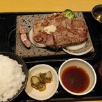 Ishiyaki Suteki Zei - ｻｰﾋﾞｽ130g+ヒレ100ｇ+ご飯セット