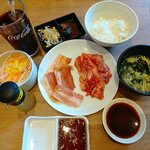 Kokusangyuu Yakiniku Kuidon - サービス焼肉セット（お肉150g）