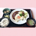 Resutoran Verude - お肉定食はハンバーグと目玉焼き