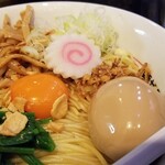 塩そば専門店 桑ばら - 秋刀魚節とニンニクの和えそば