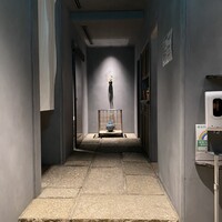 御料理 無窮 - 自動ドアが開いたとこ