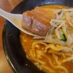 みちる屋 - 味噌スープと肉のコンボ