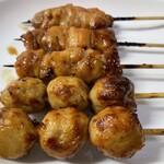 Yakitori Ryuuhou - つくね串2本、もも串3本