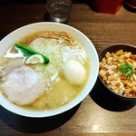 支那そばや - 塩ワンタン麺 名古屋コーチン味付玉子入り & きざみチャーシューごはん