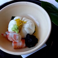 行楽庵 - 胡麻豆腐　海老の火入れが絶妙　岩茸　