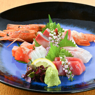 Assorted sashimi