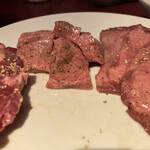 焼肉のっぽ - 写真撮る前に網に乗せちゃった