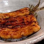 勢麟 - うな丼。昨年からタレを全てリニューアルしたそうで、私のような素人にも更に美味しくなったのがわかりました。香ばしいタレ、炭火の香り、軽い脂が過去最高に美味しい鰻でした。