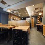 Yanagi Zushi - 店内　テーブル席側　最大7名様まで対応可能です。