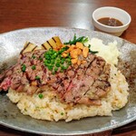 熟成肉バル レッドキングコング 橋本 - ランチ、サーロインステーキ1380円税込。