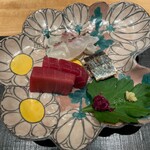 おおたに - 松皮造りの鯛、宮城塩釜の本鮪、秋刀魚のお造り