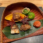 おおたに - 八寸～カマスの塩焼き、牡蠣の有馬煮、帆立貝柱の燻製、三河もち豚角煮、甘海老と生湯葉