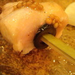 お肉の間にオリーブが？