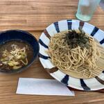 吟麦製麺 - ほどなく注文した吟麦ざるそば６００円の出来上がりです。
            
            