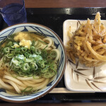 丸亀製麺 - かけうどん(¥320)+野菜かき揚げクーポン(¥140-¥70)=¥390