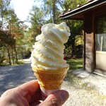 赤岳山荘 - 料理写真:ソフトクリーム バニラ