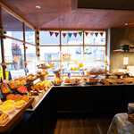 ひぐらしベーカリー - パン売場