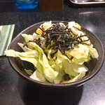 三酉屋 - お通しの塩昆布キャベツ330円