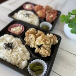 からあげや カリッジュ - 料理写真:骨なし唐揚げ弁当(680円)