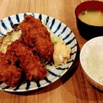 とんかつ小田保 - 牡蠣ミックス定食