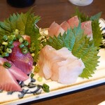 飲んべぇ食堂 らくだ屋 - 刺身三点盛り