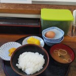 たまごや とよまる - たまごかけご飯定食とたまご焼き(350円＋80円)