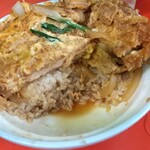 黒恵屋食堂 - カツ丼の断面