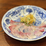 柚木元 - 鯉を紫蘇オイルと味噌の上澄みで