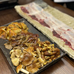 柚木元 - きのこと熊鍋