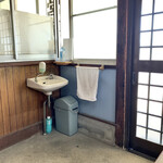 谷本うどん - 手洗い場あり、