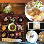 oshokujidokororyouzampakutarafuku - 仙鳳趾のカキフライ定食。カキフライ１つおまけ