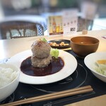 天神BOMBURG×嵐山茶寮 - ◆BOMBURG（1680円）・・2個でも同価格なら2個頂くでしょ。(^0^;) ソースは選べますので「デミグラス」を．