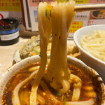 ひだりうま - ピリ辛をまとった美しい釜揚げうどん