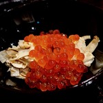 Seirin - 松茸飯蒸しは、炊きたての糯米に生の松茸を混ぜ込んだもの。新イクラの軽い塩気で頂きます。「飯」見えないやん(笑)　これは私の一番大好きなタイプのお料理♡