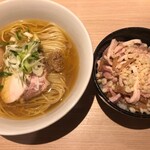 麺屋一燈 - 乾物・貝・鶏のらーめん ＋ 小ライス ＋ 味玉
