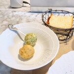 La Brianza - 定番の青海苔ゼッポリーニと、この日はグリーンオリーブゼッポリーニも♪ 2種類ある日に巡り合わせが合って嬉しい(*^^*) それぞれ美味しかった〜