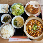 中国料理 王さん - 麻婆豆腐定食700円＋唐揚げ（2個）150円