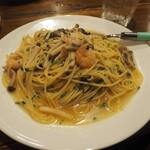 卓 - きのことシーフードパスタその１