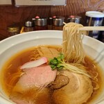 SHINASOBA 颯々樹 - 麺が変わりました（全粒粉入りの中細麺）