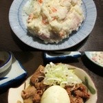 晩杯屋 - ポテサラ￥130・煮込み玉子入り￥150