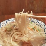 ちゃんぽん由丸 - 丸太麺