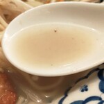 ちゃんぽん由丸 - 淡白なスープ