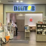 DOUTOR - お店の入口です。（2021年10月）