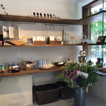 アルカフェ - 店内展示コーナー